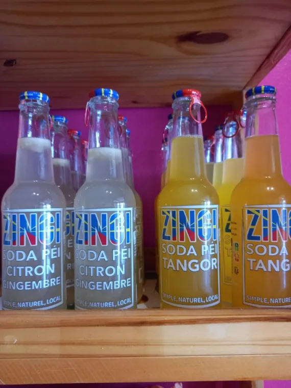 Voici les 2 boissons de chez Zingy disponibles dans votre restaurant Case Gourmande!